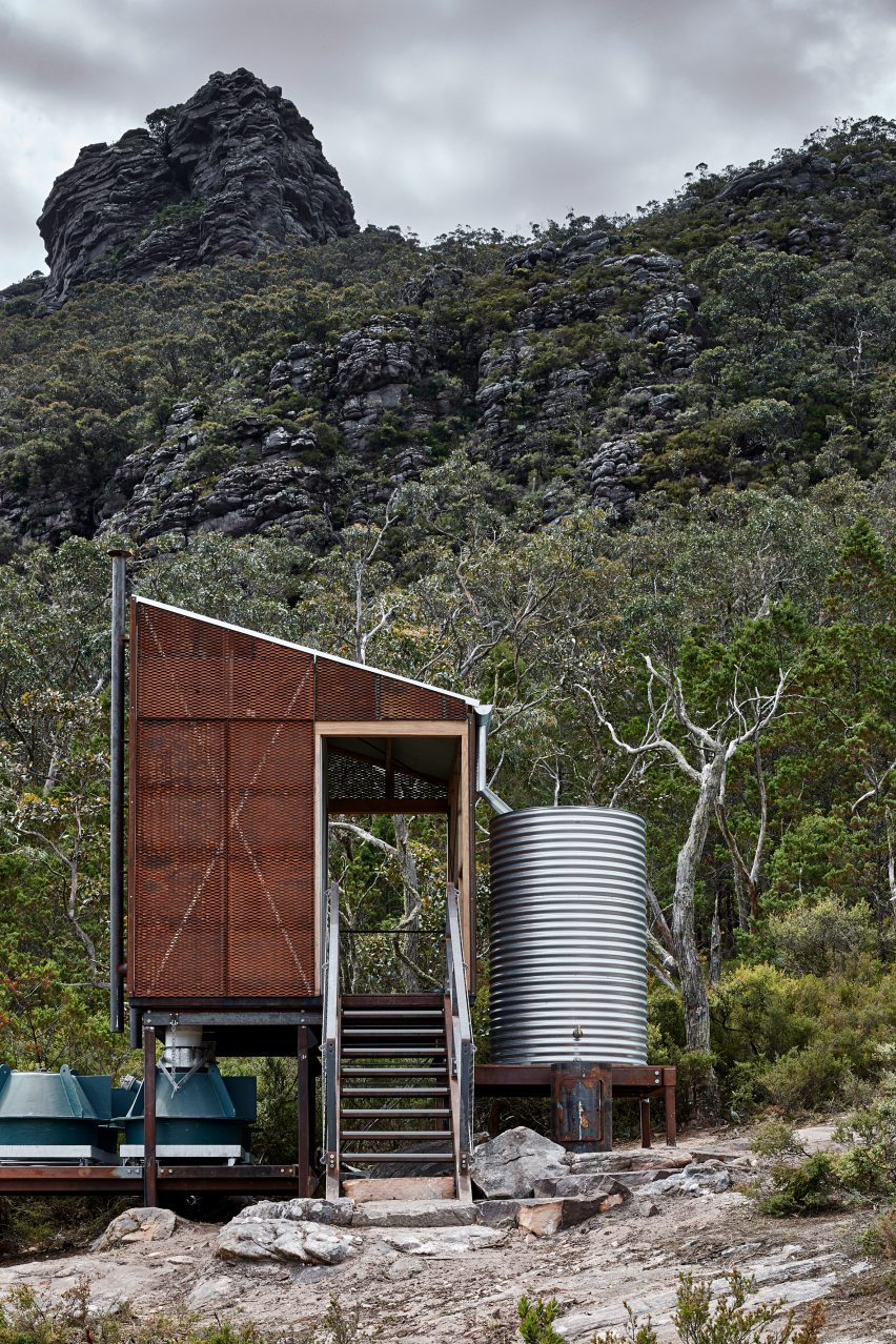 Cabin by Noxon Giffen and McGregor Coxall in Australia