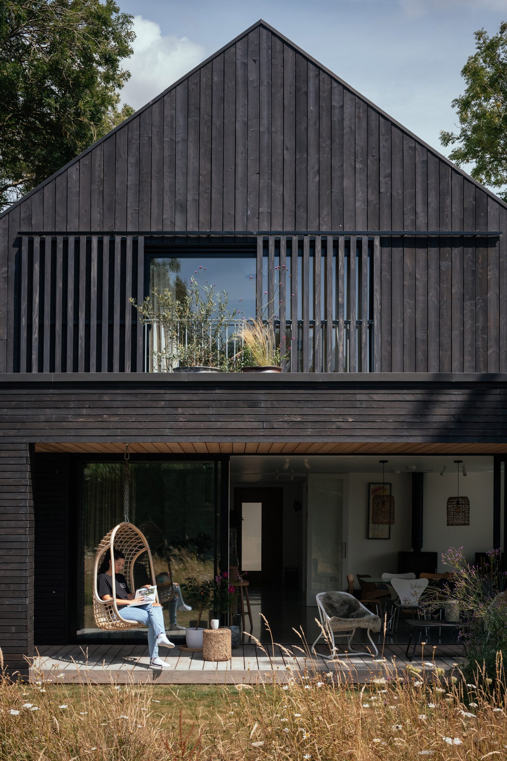 ARCHITECTURE DEZEEN: HAPA Architects Clads South Downs Eco-home In ...