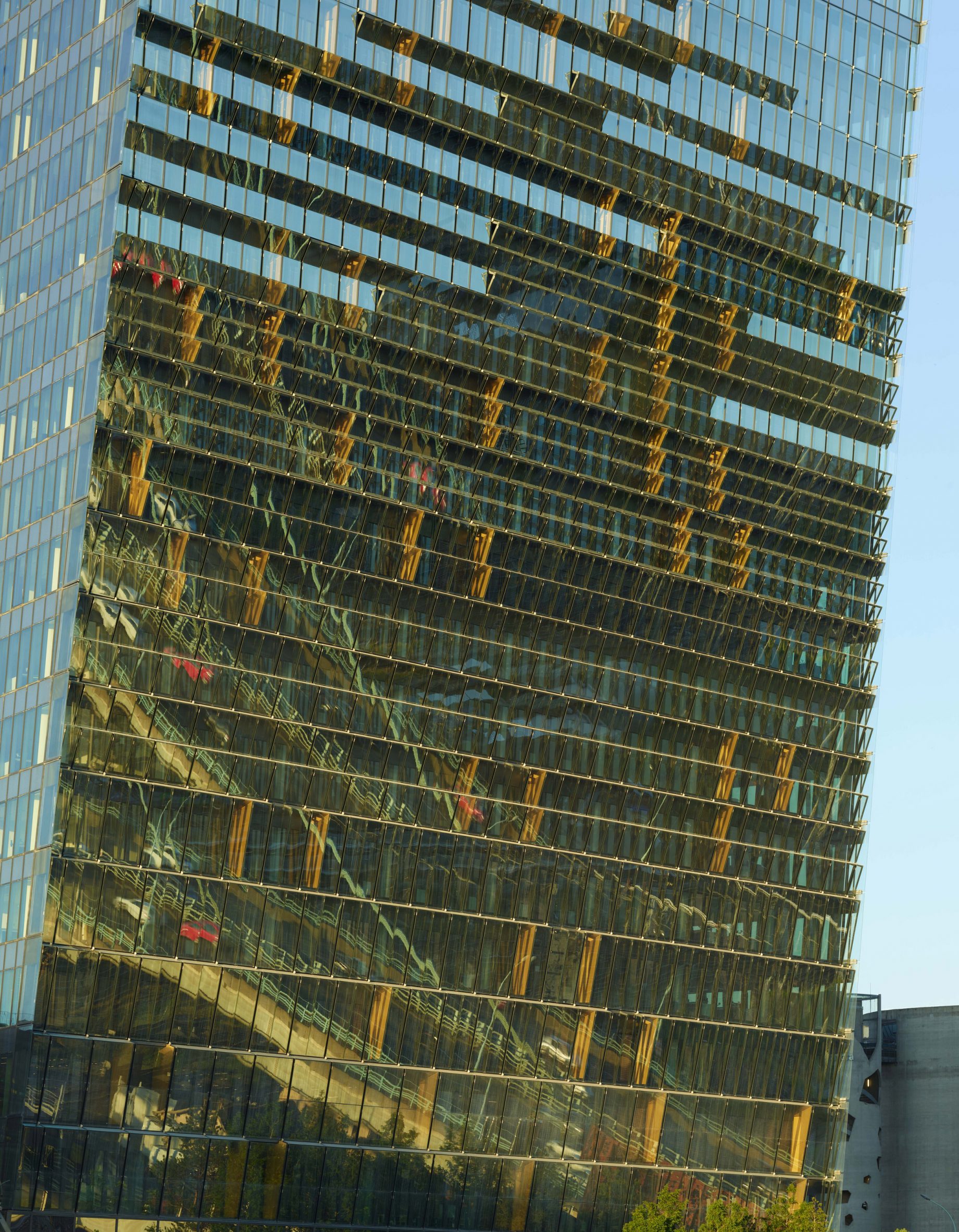 Inclined facade on Paris skyscraper