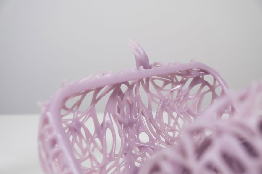 Close up of a mauve 3D-printed Kelp Mini Clutch by Julia Koerner