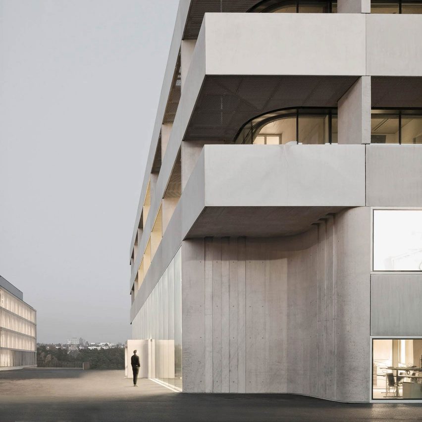Geo and Environmental Centre (GUZ) is a grey building informed by stone