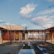 Lake Flato Architects creates rammed-earth ranch house in Marfa