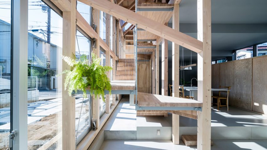Staircase, un luminoso vano scala di Kiri Architects