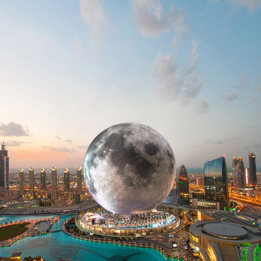 Moon-shaped resort in Dubai