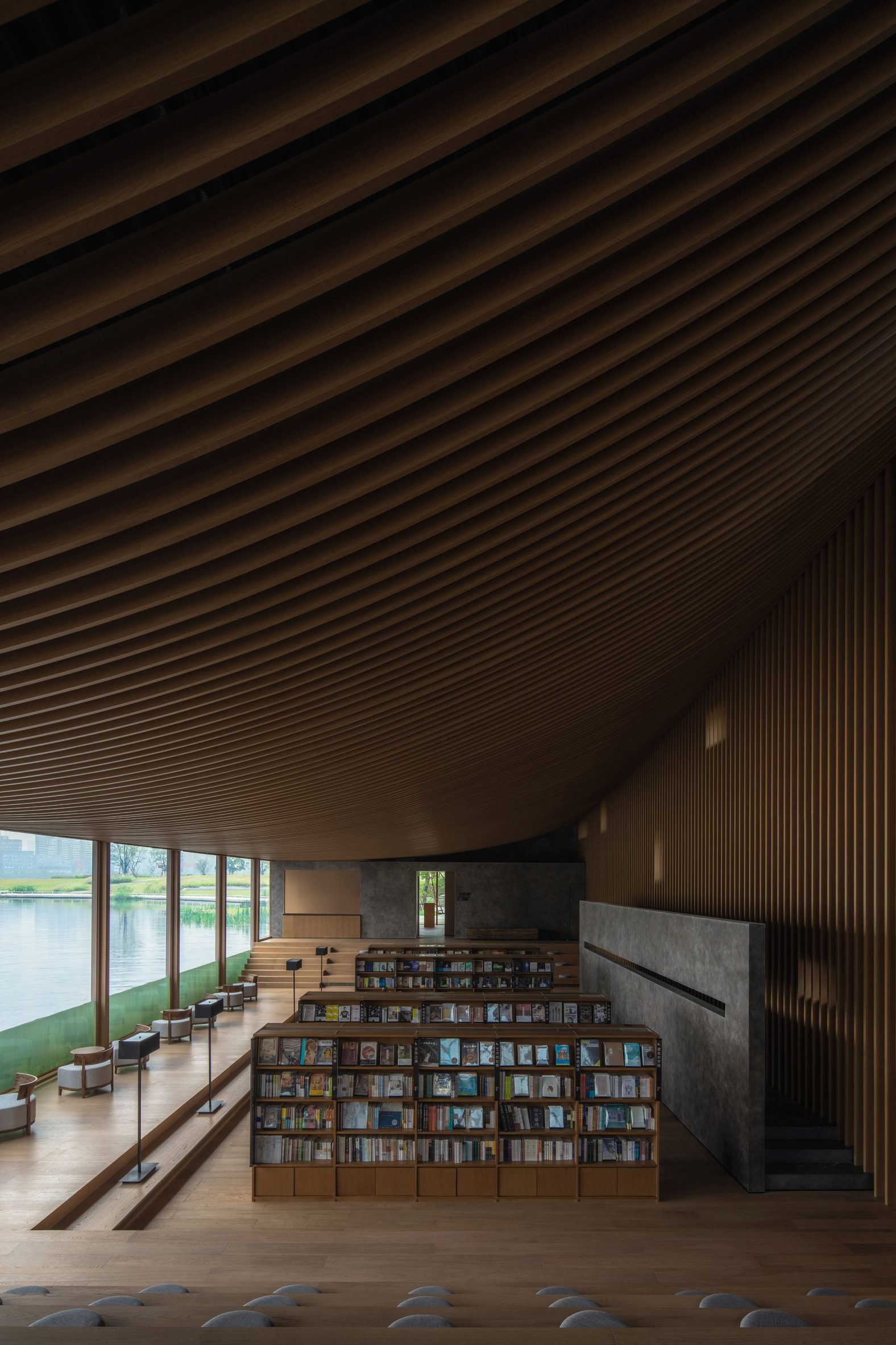Interior image of the Xinglong Lake Citic Bookstore