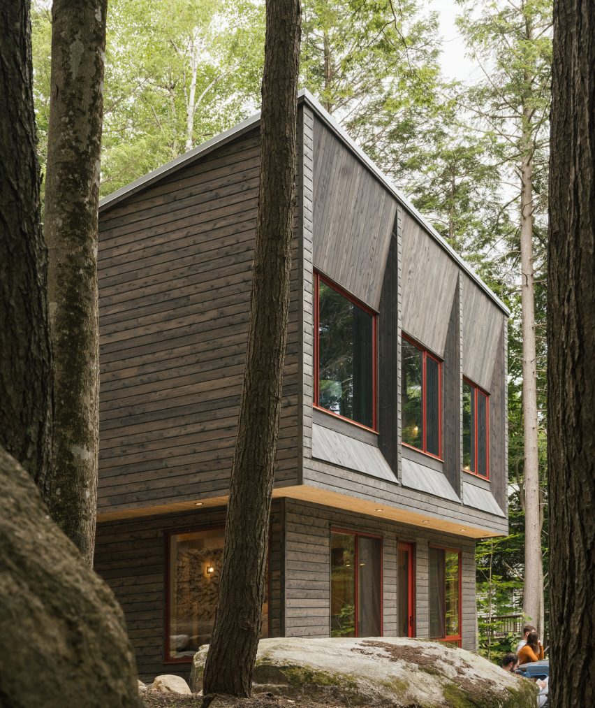 Timber-clad maine vacation home Thompson Lake