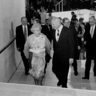 Dezeen Agenda newsletter features Norman Foster's tribute to Queen Elizabeth II