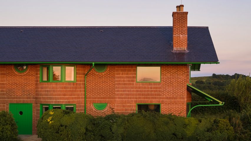 Brick facade of Red House by David Kohn Architects