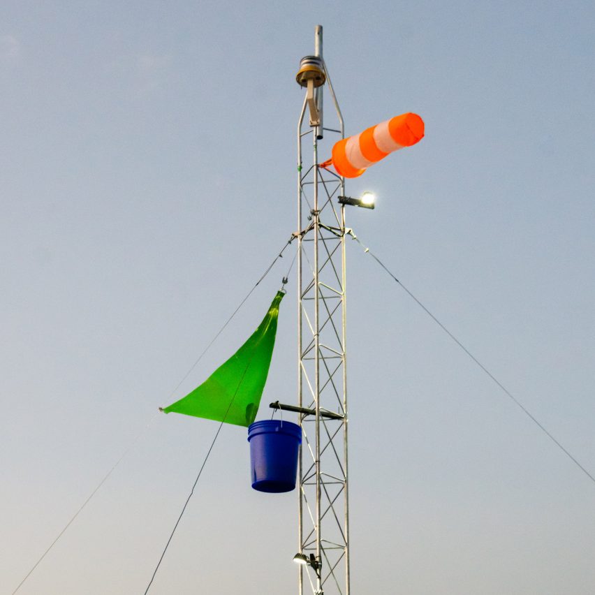 Departamento del Distrito turns telecom mast into solar-power tower