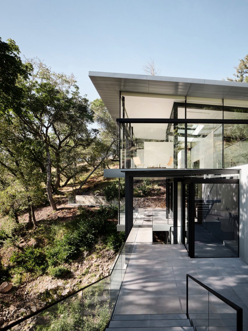 Suspension House by Fougeron Architecture spans a California creek