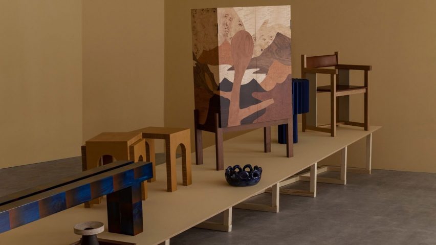 Image of furniture and objects presented on an inclined display
