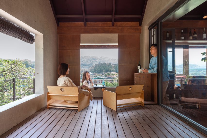 Image of covered outdoor area in South Korean house