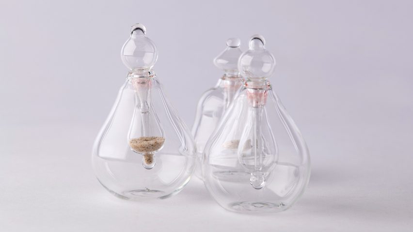 Photo showing glass vials with stoppers