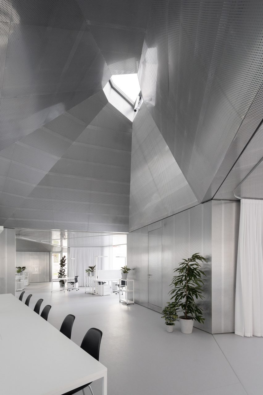 Image of the interior of Modular Research Centre and its conical ceiling