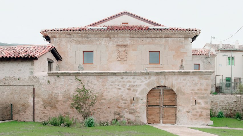 Exterior image of El Priorato