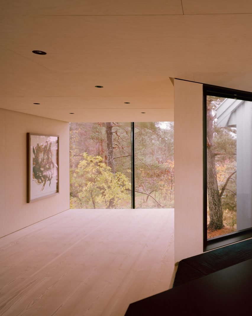 فضای داخلی خانه با اندود چوبی