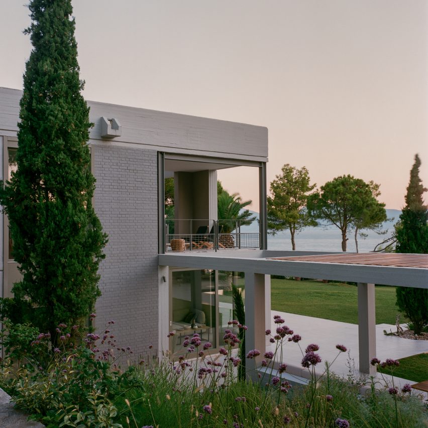 Exterior image of Grid House and its ocean views