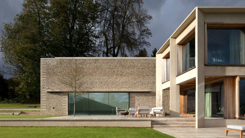Hampshire house by Niall McLaughlin Architects 