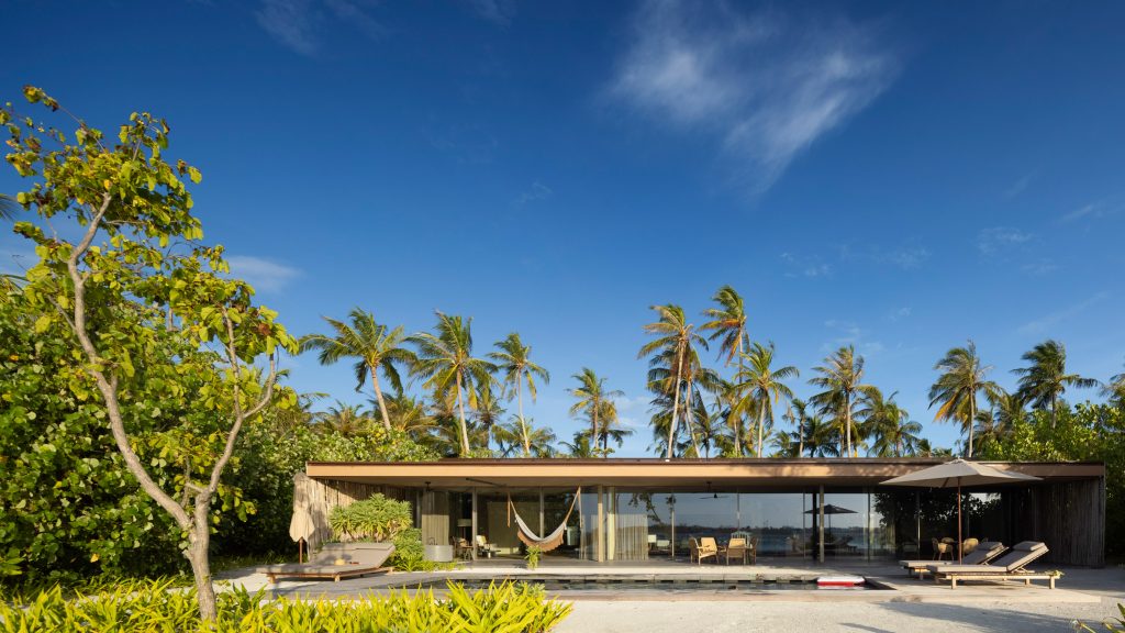 studio-mk27-creates-patina-maldives-resort-on-new-island