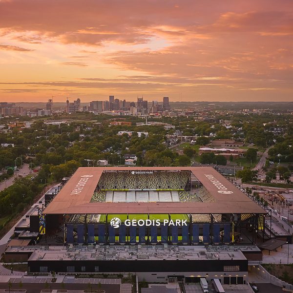 HOK unveils renderings and video of new St. Louis NFL stadium