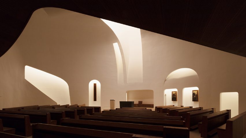 Saint John Paul II Church by Robert Gutowski Architects