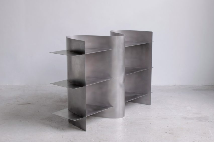 Tension shelf made from stainless steel