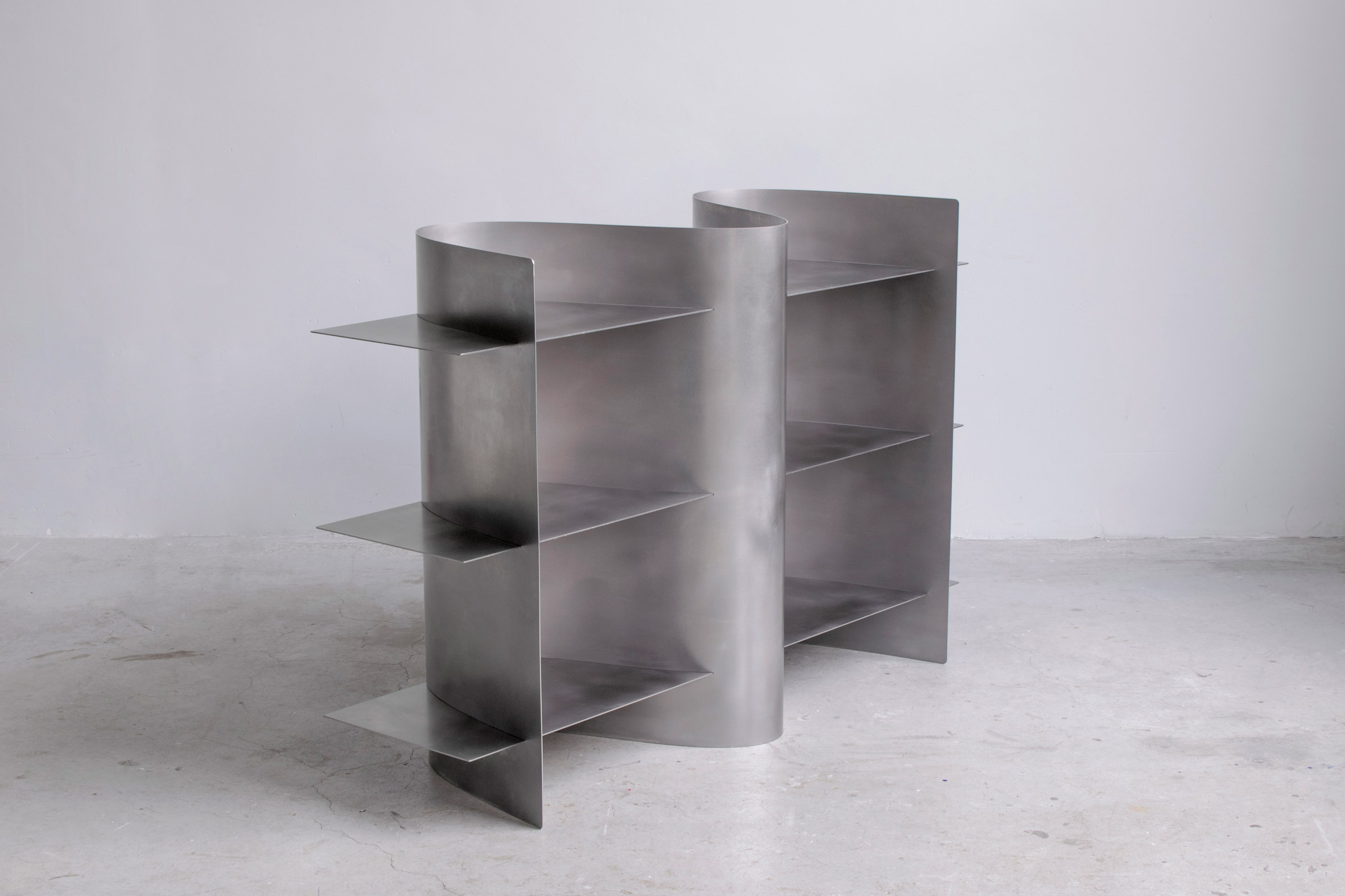 Tension shelf made from stainless steel