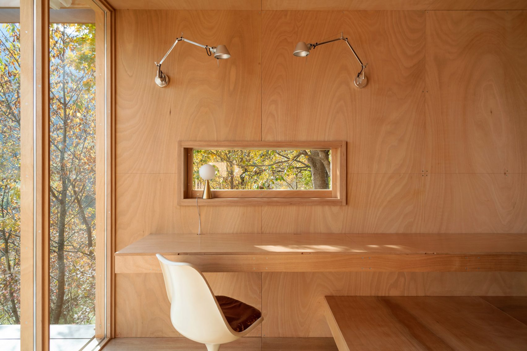 Llabb creates The Hermitage cabin overlooking Italian mountains