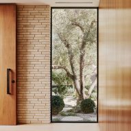 Floor-to-ceiling-window in Twentieth house by Woods and Dangaran