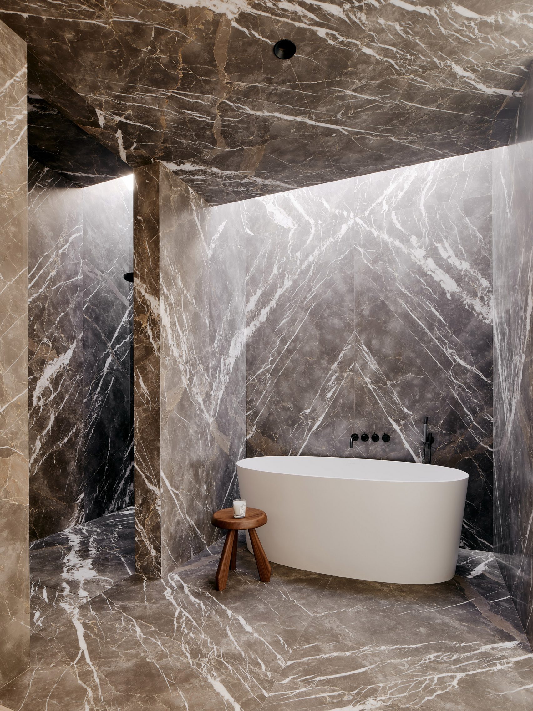 Marble bathroom in Twentieth, USA, by Woods + Dangaran