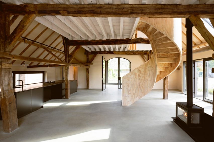 Converted barn interior by Julia van Beuningen
