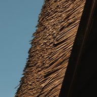 Thatched roof of Barn at the Ahof by Julia van Beuningen