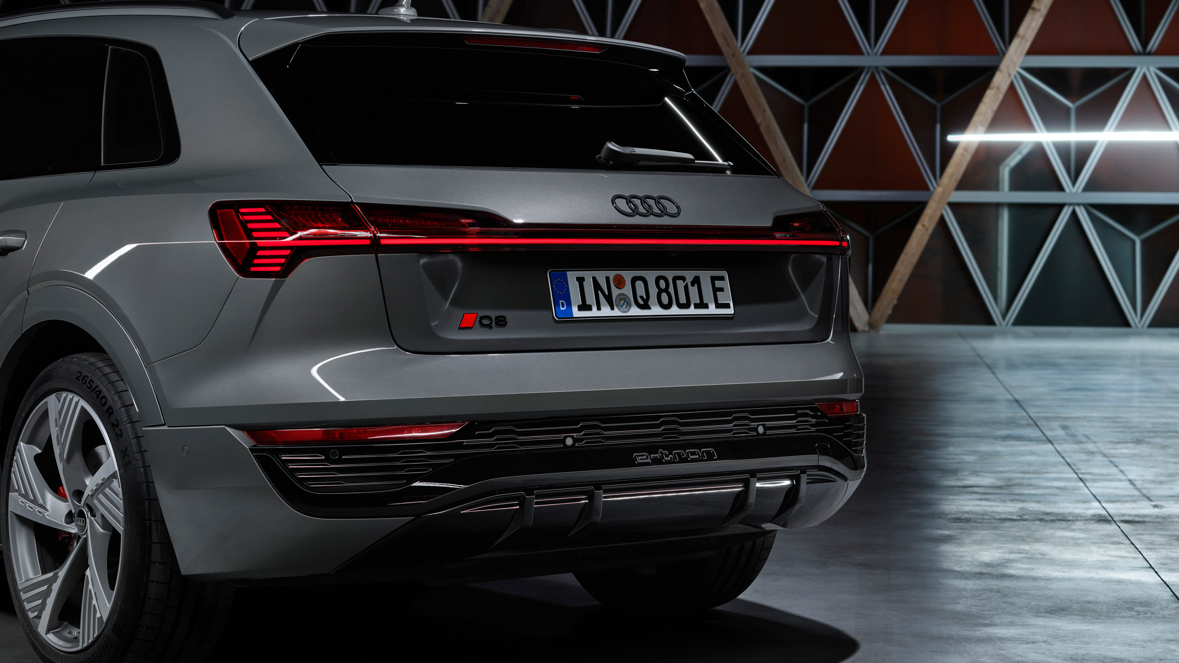 Audi: il nuovo logo dei quattro anelli senza cromature