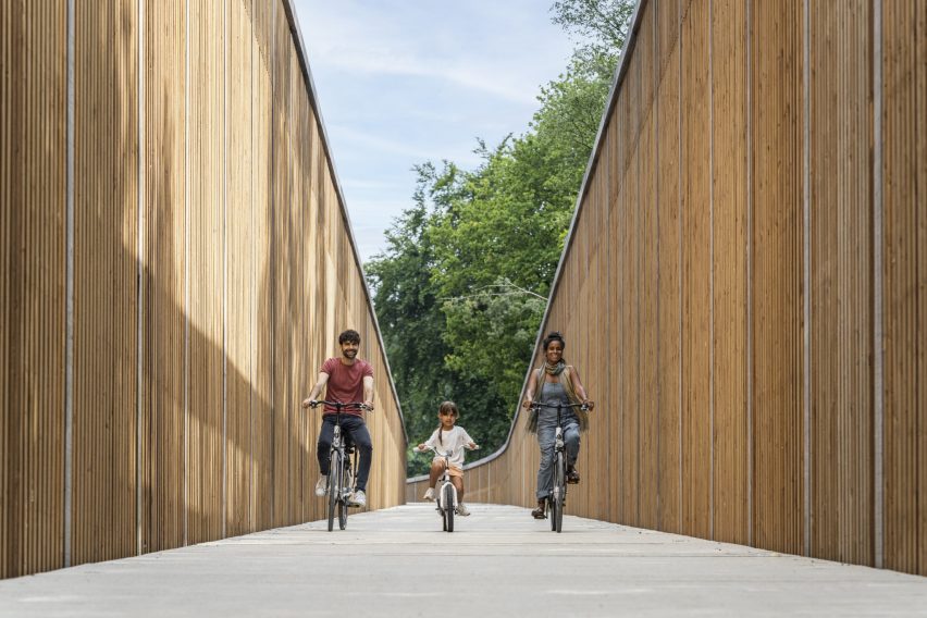 Cycling Through the Heathland by Maat-Ontwerpers + Bart Lens