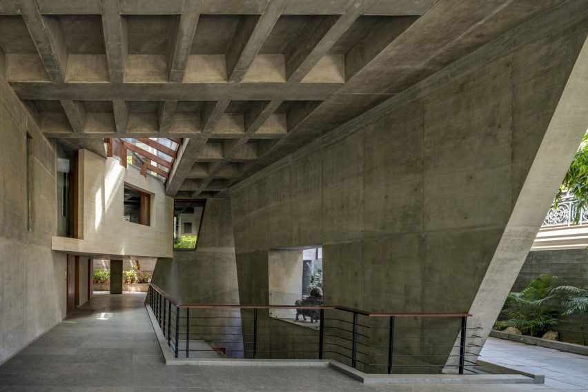 Concrete interior of House of Voids by Malik Architecture