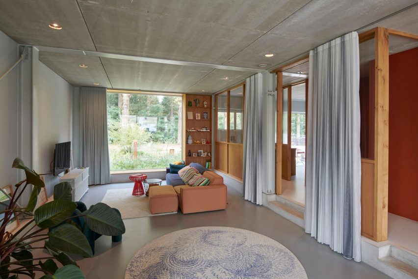 Lounge of Dutch home by Eek en Dekkers 