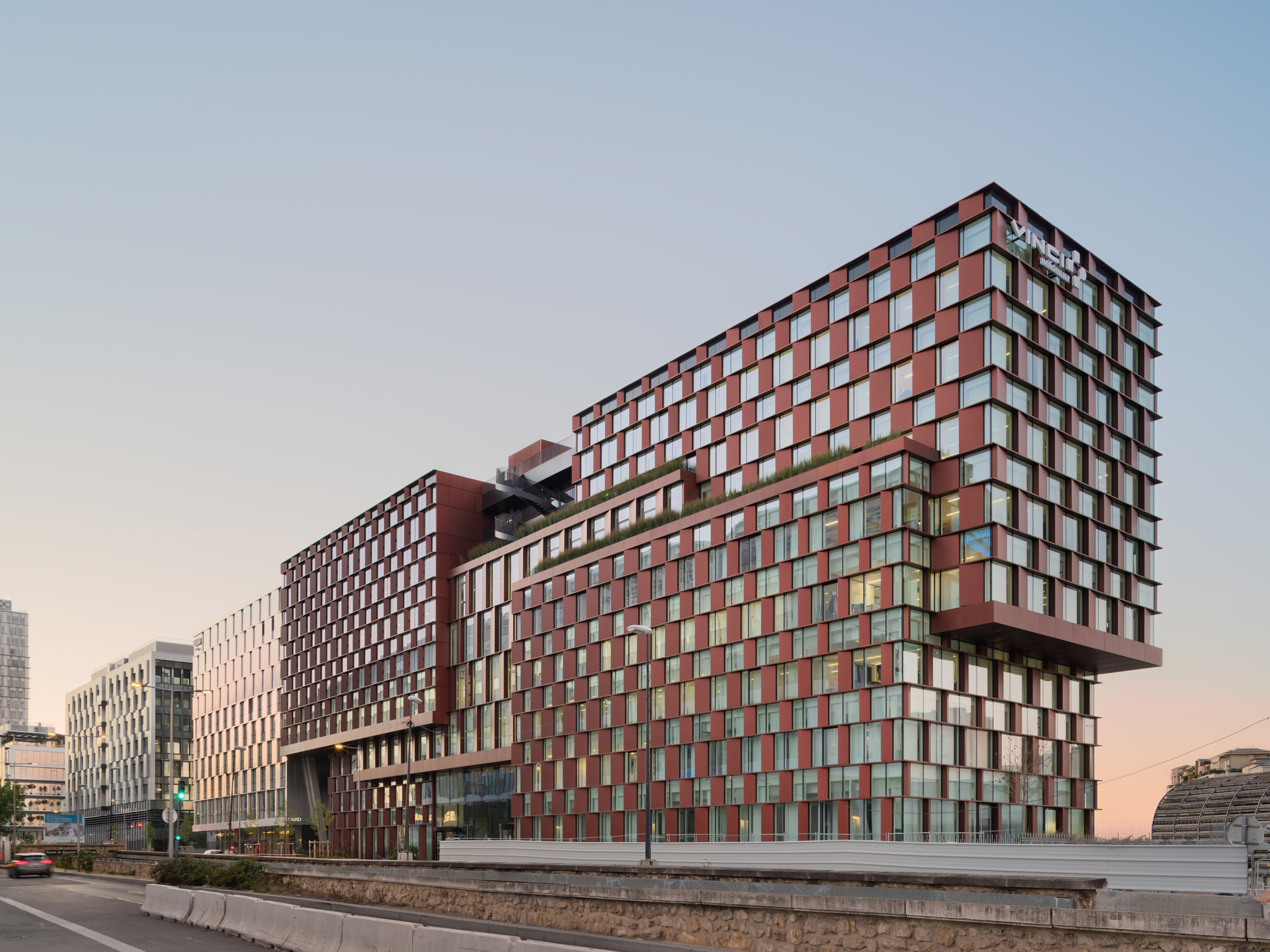 Exterior of InDéfense office and Hôtel OKKO by 3XN in Paris