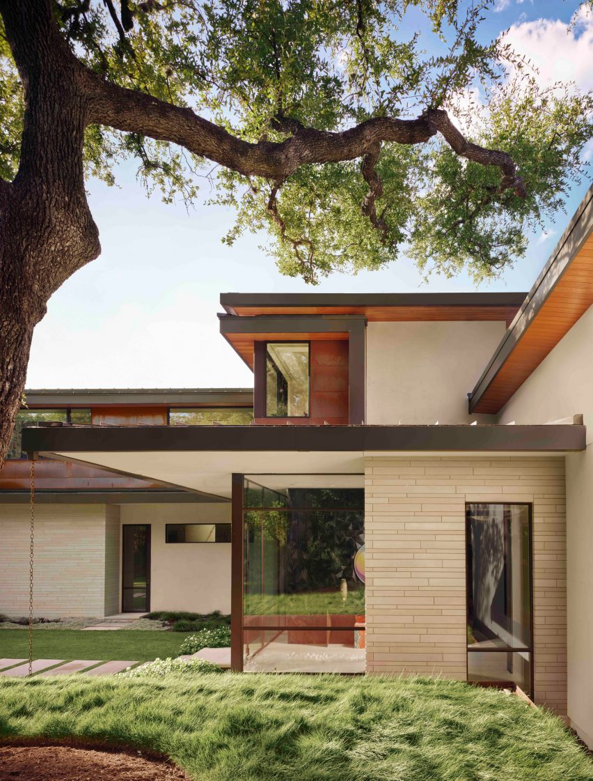 LaRue Architects خانه ای در تگزاس با مس و سنگ