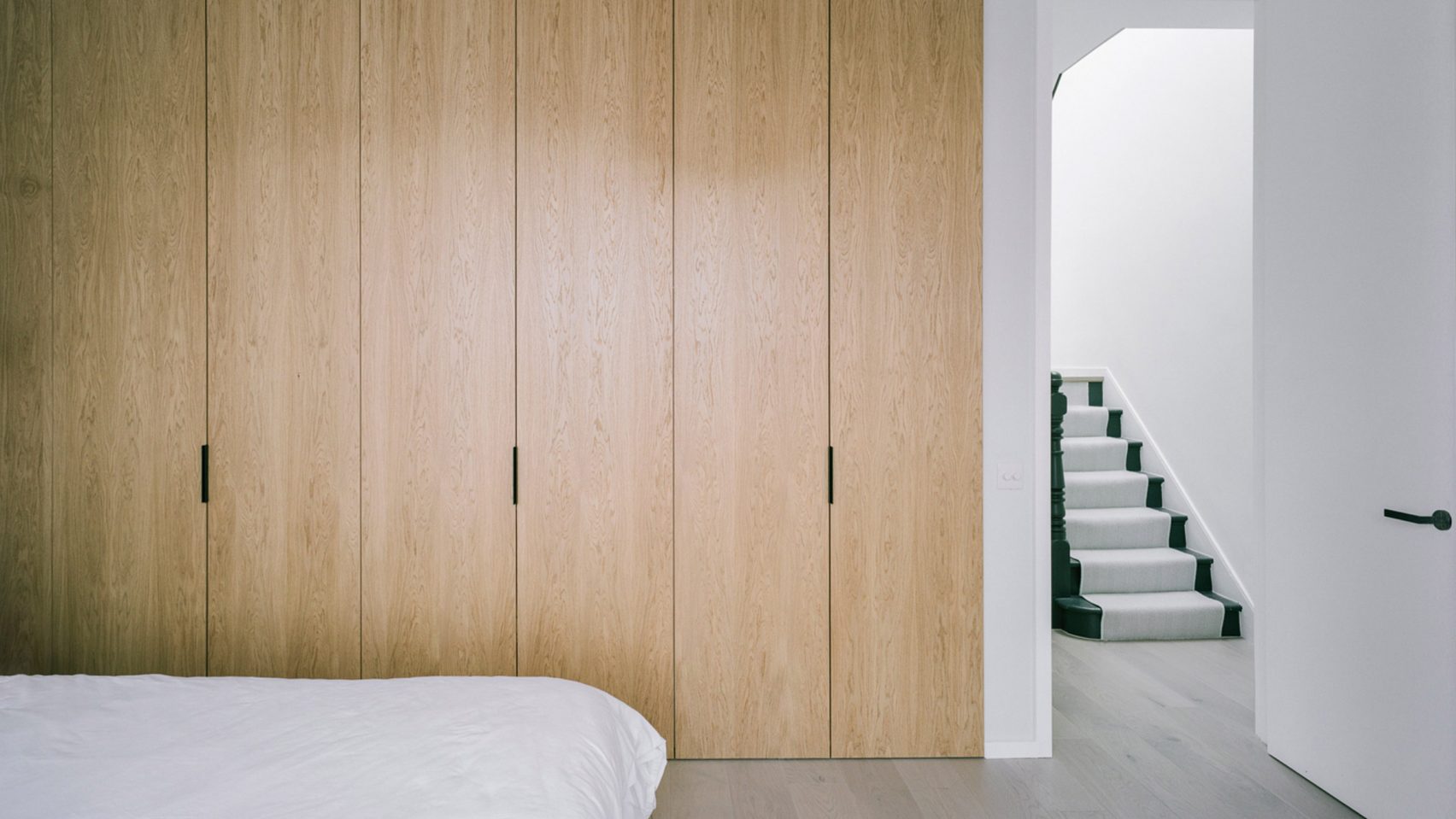 Ten Bedrooms With Wardrobes That Are Disguised As Walls 5750