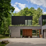 Drew Mandel Architects completes a multi-textural house in a Canadian forest
