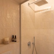 Ensuite interior of Palau apartment by Colombo and Serboli Architecture