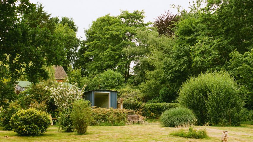 Michael Dillion's low-cost garden studio in Kent