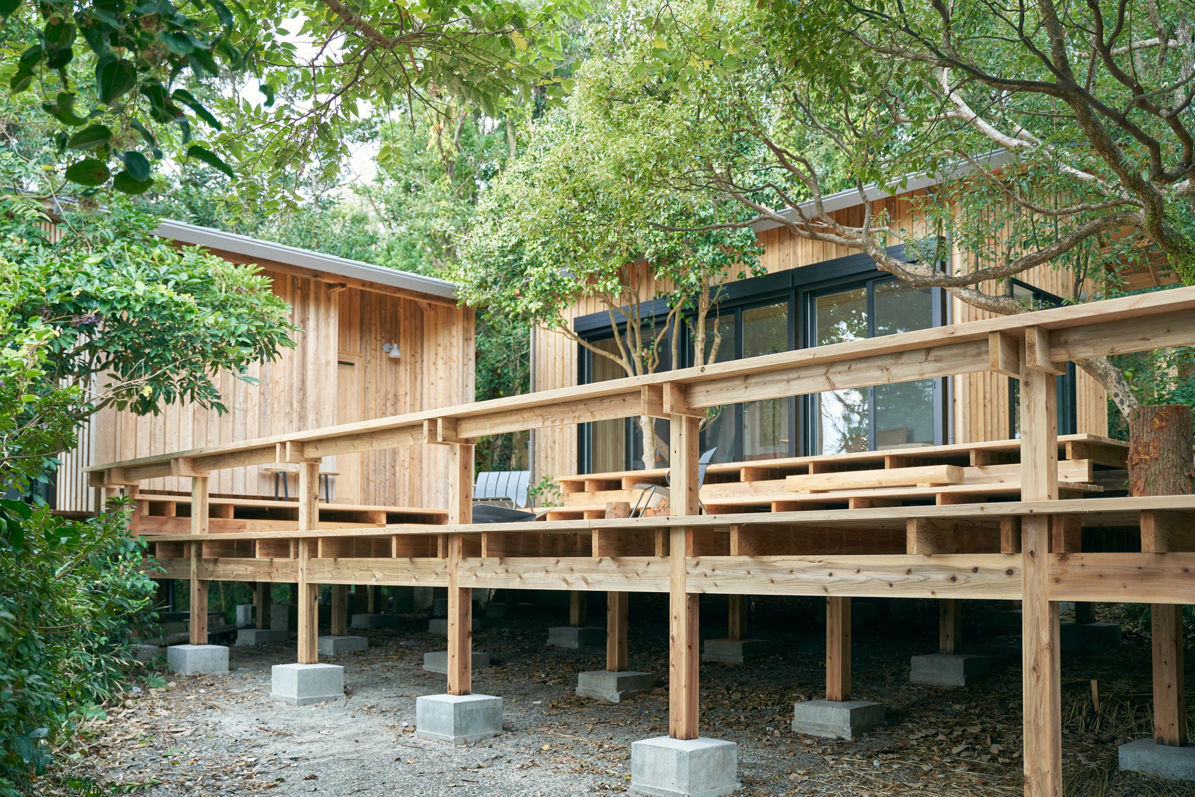 Exterior of Sumu Yakushima co-operative housing by Tsukasa Ono