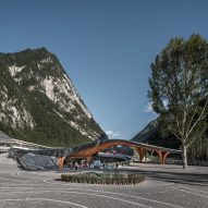 THAD draws on curving contours for national park visitor centre in China