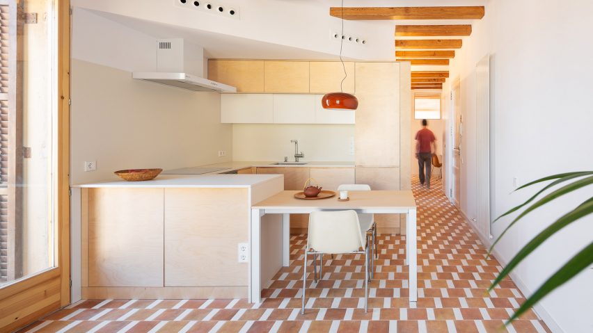 Tiled kitchen within Barcelona apartment by Parramon + Tahull