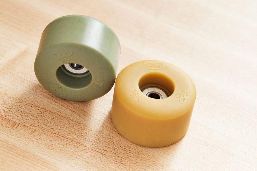 Skateboard wheels made from algae-based resin
