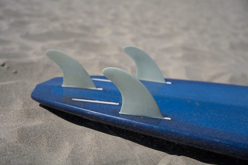Surfboard fins made from algae-based resin