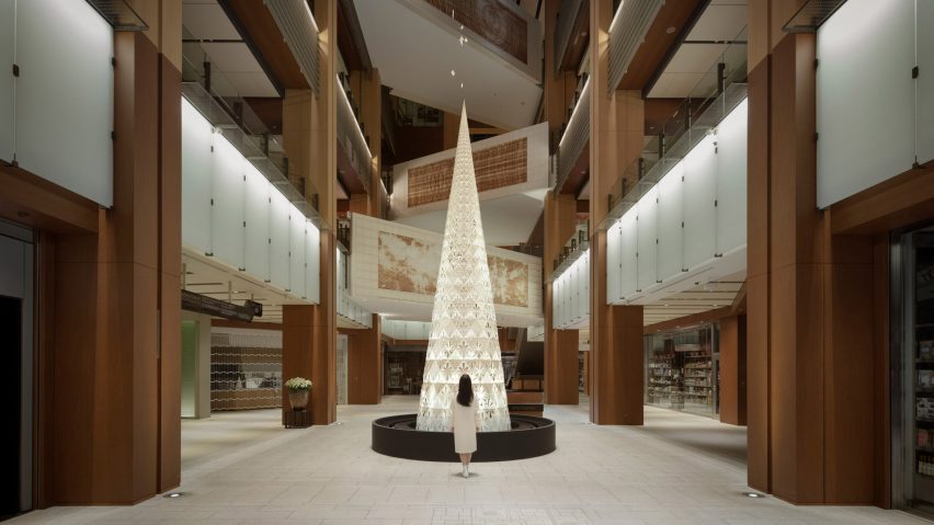 Christmas tree by Nendo for Tokyo Midtown
