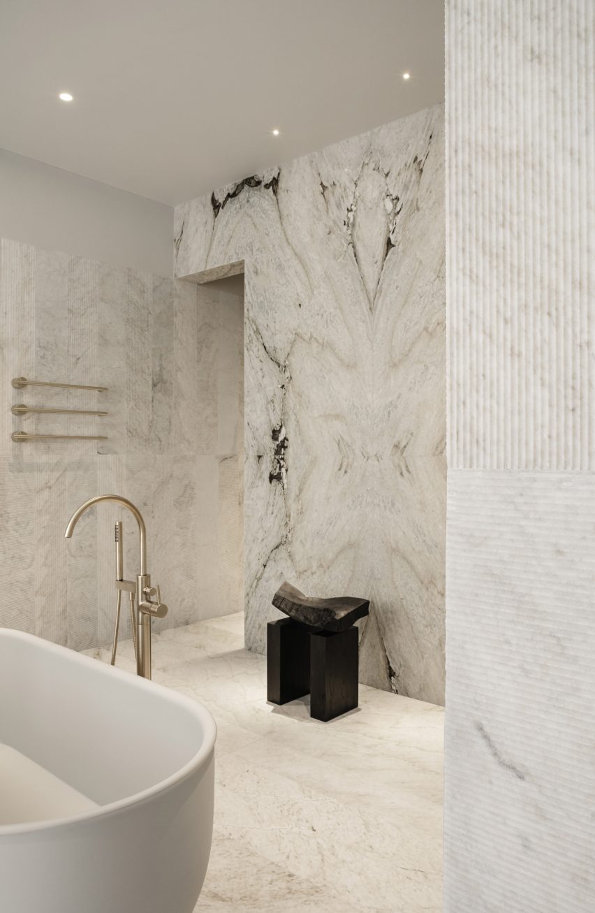 Мраморная ванная комната в Habitat 100, Швеция, студия Note Design Studio.