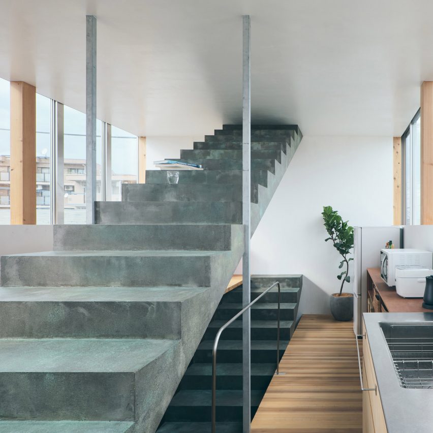 Escalera en Kappa House por Archipelago Architects